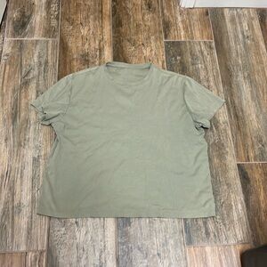 H&M M bushy green tee